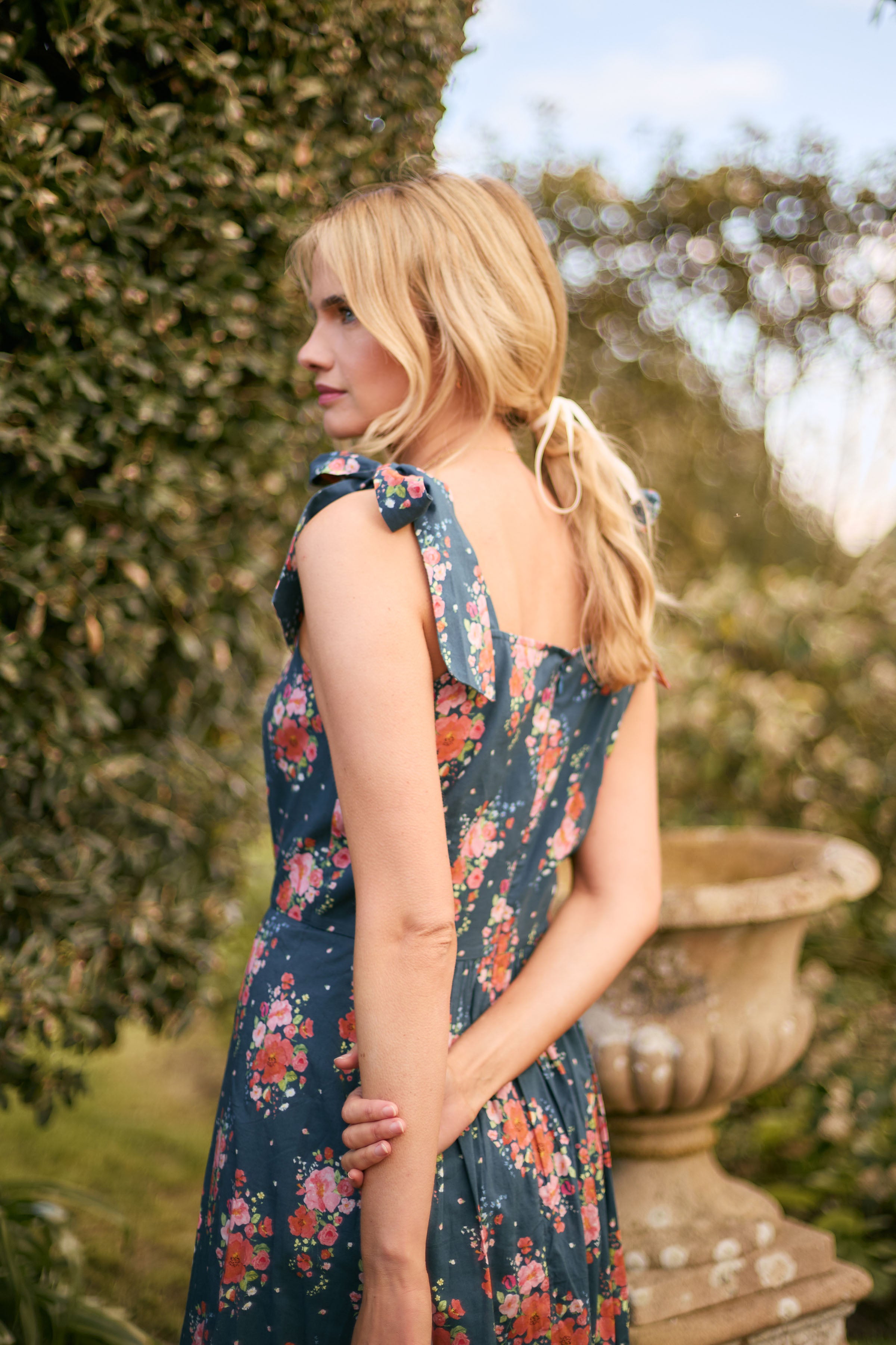 Ginny (indigo bouquet)